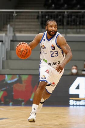 03 09 2021, Basketball, REWE Cup 2021, Preliminary Round, Fraport Skyliners JobStairs Giessen 46er, GER, Hagen, Krollmann Arena Bild v li Quantez Robertson Fraport Skyliners DFL REGULATIONS PROHIBIT ANY USE OF PHOTOGRAPHS AS IMAGE SEQUENCES AND OR QUASI VIDEO Copyright: HMBxMedia xHeikoxBecker
