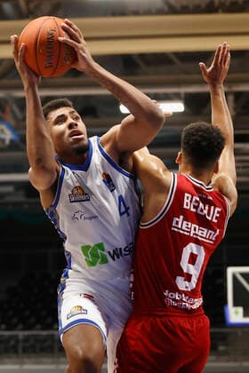03 09 2021, Basketball, REWE Cup 2021, Preliminary Round, Fraport Skyliners JobStairs Giessen 46er, GER, Hagen, Krollmann Arena Picture f li Jordan Samare Fraport Skyliners and Maximilian Maalik Begue Giessen 46ers DFL REGULATIONS PROHIBIT ANY USE OF PHOTOGRAPHS AS IMAGE SEQUENCES AND OR QUASI VIDEO Copyright: HMBxMedia xHeikoxBecker