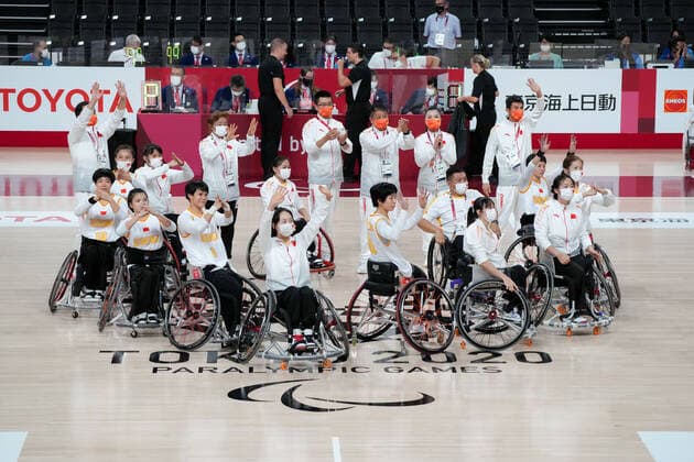 (210904) -- TOKYO, Sept. 4, 2021 -- Members of Team China react after the wheelchair basketball women s final between China and the Netherlands at the Tokyo 2020 Paralympic Games in Tokyo, Japan, Sept. 4, 2021. ) (TOKYO2020)JAPAN-TOKYO-PARALYMPICS-WHEELCHAIR BASKETBALL-WOMEN-FINAL ZhuxWei 