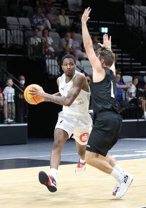 04 09 2021 Basketball Season 2021 2022 EMS Cup Preliminary Round Nürnberg Falcons Basketball Club NBC MHP RIESEN Ludwigsburg DaMa Dupree Mc Brayer 1, Nürnberg Falcons BC NBC Jordan Hulls 1, MHP Riesen Ludwigsburg