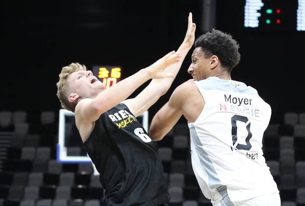 04 09 2021 Basketball Season 2021 2022 EMS Cup Preliminary Round Nürnberg Falcons Basketball Club NBC MHP RIESEN Ludwigsburg DaMa Johannes Patrick 6, MHP Riesen Ludwigsburg Matthew Moyer 0, Nürnberg Falcons BC NBC