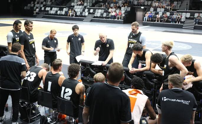 04 09 2021 Basketball Season 2021 2022 EMS Cup Preliminary Round Nuremberg Falcons Basketball Club NBC MHP RIESEN Ludwigsburg DaMa John Patrick Coach Headcoach MHP Riesen Ludwigsburg Gives Instructions