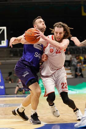 04 09 2021, Basketball, REWE Cup 2021, Preliminary Round, Phoenix Hagen s Oliver Wuerzburg, GER, Hagen, Krollmann Arena Picture f li Dominik Spohr Phoenix Hagen and Craig Moller s Oliver Wuerzburg DFL REGULATES PROHIBIT ANY USE OF PHOTOGRAPHS AS IMAGE SEQUENCES AND OR QUASI VIDEO Copyright: HMBxMedia xHeikoxBecker