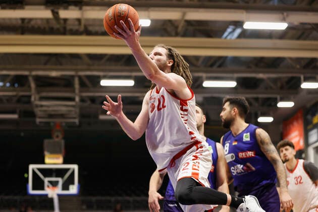 04 09 2021, Basketball, REWE Cup 2021, Preliminary Round, Phoenix Hagen s Oliver Wuerzburg, GER, Hagen, Krollmann Arena Bild v li Craig Moller s Oliver Wuerzburg DFL REGULATES PROHIBIT ANY USE OF PHOTOGRAPHS AS IMAGE SEQUENCES AND OR QUASI VIDEO Copyright: HMBxMedia xHeikoxBecker