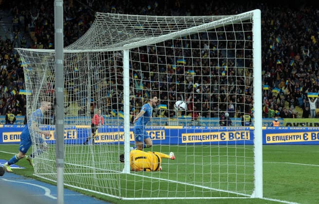 KYIV, UKRAINE - SEPTEMBER 4, 2021 - Players of Ukraine react to midfielder Mykola Shaparenko s scoring of the opener in the 44th minute during the FIFA World Cup, WM, Weltmeisterschaft, Fussball Qatar 2022 Qualification Round UEFA Group D match against France at the NSC Olimpiyskiy, Kyiv, capital of Ukraine. Ukraine vs France in European Qualifiers match in Kyiv  Copyright: xHennadiixMinchenkox