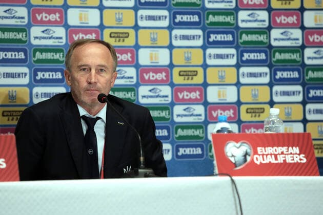 KYIV, UKRAINE - SEPTEMBER 5, 2021 - Temporary acting head coach of Ukraine Oleksandr Petrakov attends a news conference following a 1-1 draw against France in the FIFA World Cup, WM, Weltmeisterschaft, Fussball Qatar 2022 Qualification Round UEFA Group D match, Kyiv, capital of Ukraine. Post-match news conference of Oleksandr Petrakov in Kyiv  Copyright: xHennadiixMinchenkox