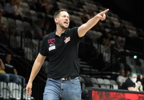 05 09 2021 Basketball Season 2021 2022 EMS Cup Game for 3rd Place Nürnberg Falcons Basketball Club NBC Science City Jena DaMa Domenik Reinboth Coach Headcoach Science City Jena indicates gestures directs gives instructions