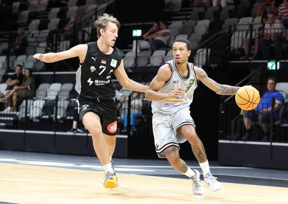 05 09 2021 Basketball Season 2021 2022 EMS Cup Game for 3rd Place Nürnberg Falcons Basketball Club NBC Science City Jena DaMa Christian Feneberg 7, Nürnberg Falcons BC NBC Rayshawn Simmons 11, Science City Jena