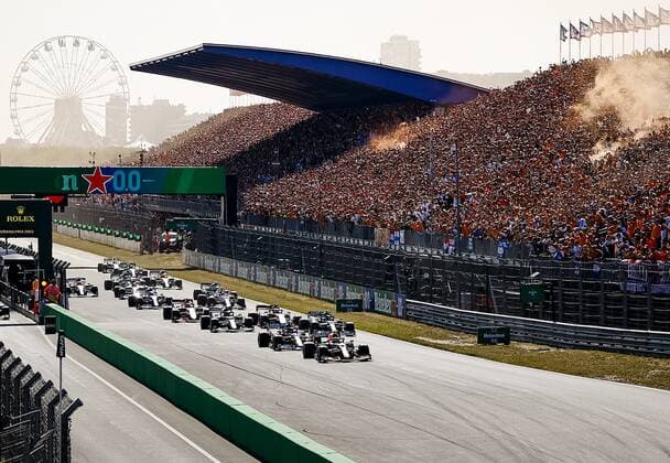 ZANDVOORT Max Verstappen Red Bull Racing and other drivers during the start of the Dutch Grand Prix at the Zandvoort circuit REMKO DE WAAL Grand Prix xVIxANPxSportx xxANPxIVx 436902116
