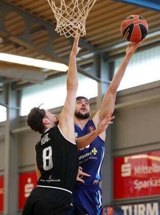 Darko Jukic, Yovel Zoosman Action Game Scene Duel Sports Basketball Test Game BBL Bundesliga Men Season 2021 2022 05 09 2021 ALBA Berlin vs Bakken Bears