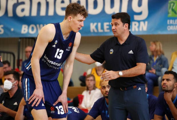 Christoph Tilly, coach Israel Gonzales talking sports basketball test match BBL Bundesliga men season 2021 2022 05 09 2021 ALBA Berlin vs Bakken Bears
