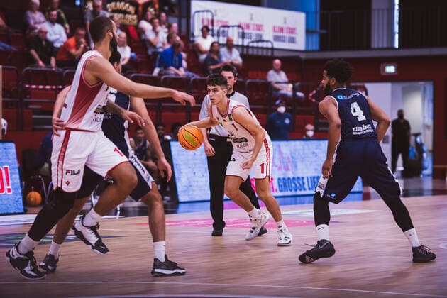 Test match Artland Dragons vs Eisbaeren Bremerhaven, 05 09 2021 Zachary Christopher Ensminger Artland Dragons, 1 , Carrington Love Eisbaeren Bremerhaven, 4 Test match Artland Dragons vs Eisbaeren Bremerhaven on 05 09 2021 in Quakenbrueck Artland Arena , Germany, Copyright: xBEAUTIFULxSPORTS Neddermannx