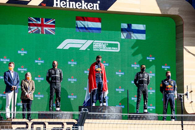 HAMILTON Lewis (gbr), Mercedes AMG F1 GP W12 E Performance, VERSTAPPEN Max (ned), Red Bull Racing Honda RB16B, on the podium, BOTTAS Valtteri (fin), Mercedes AMG F1 GP W12 E Performance, portrait during the Formula 1 Heineken Dutch Grand Prix 2021, 13th round of the 2021 FIA Formula One World Championship, WM, Weltmeisterschaft from September 3 to 5, 2021 on the Circuit Zandvoort, in Zandvoort, Netherlands FORMULE 1 : Grand Prix des Pays-Bas - 05 09 2021 DPPI PANORAMIC AV6_8923