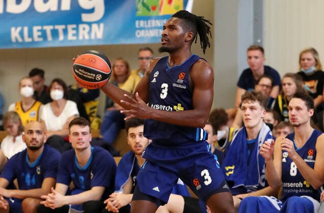 Jaleen Smith action upper body upper body sports basketball test game BBL Bundesliga men season 2021 2022 05 09 2021 ALBA Berlin vs Bakken Bears