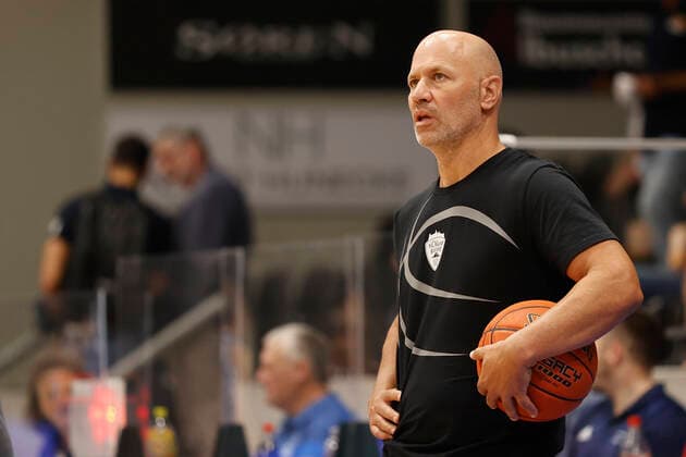05 09 2021, Basketball, REWE Cup 2021, Final, Fraport Skyliners s Oliver Wuerzburg, GER, Hagen, Krollmann Arena picture from left coach Denis Wucherer s Oliver Wuerzburg DFL REGULATES PROHIBIT ANY USE OF PHOTOGRAPHS AS IMAGE SEQUENCES AND OR QUASI VIDEO Copyright: HMBxMedia xHeikoxBecker
