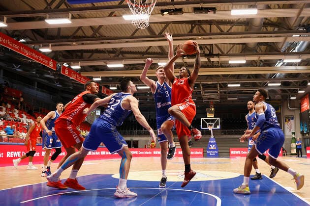 05 09 2021, Basketball, REWE Cup 2021, Final, Fraport Skyliners s Oliver Wuerzburg, GER, Hagen, Krollmann Arena Picture from left Filip Stanic s Oliver Wuerzburg , Brooks DeBisschop Fraport Skyliners , Matt Haarms Fraport Skyliners , Desi Rodriguez s Oliver Wuerzburg , Rasheed Moore Fraport Skyliners and Len Adam Schoormann Fraport Skyliners DFL REGULATIONS PROHIBIT ANY USE OF PHOTOGRAPHS AS IMAGE SEQUENCES AND OR QUASI VIDEO Copyright: HMBxMedia xHeikoxBecker