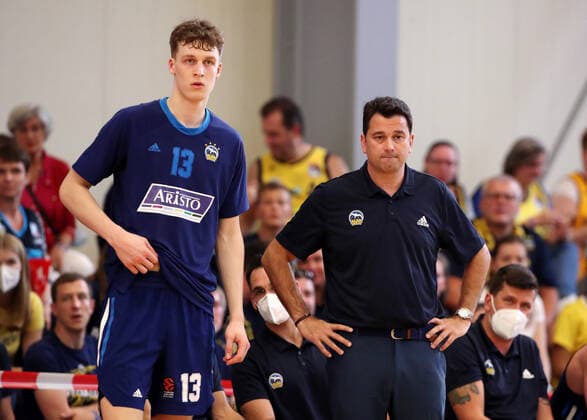 Christoph Tilly, Coach Israel Gonzales Action Upper Body Upper Body Sports Basketball Test Match BBL Bundesliga Men Season 2021 2022 05 09 2021 ALBA Berlin vs Bakken Bears