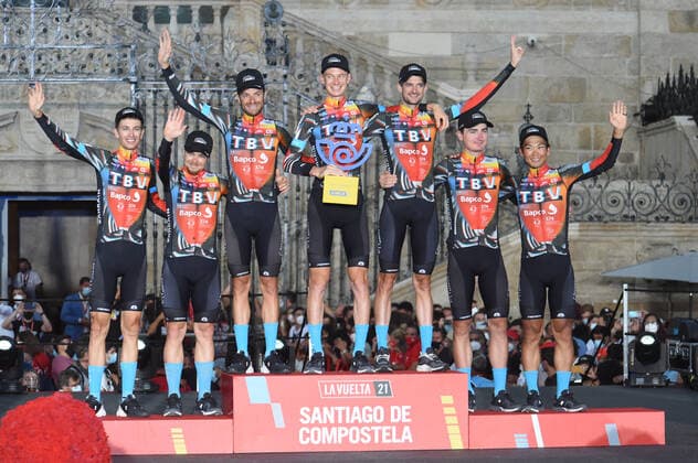 Radsport, Vuelta a Espana, Siegerehrung in Santiago de Compostela 05-09-2021 Vuelta A Espana; Tappa 21 Padron - Santiago De Compostela; 2021, Bahrain - Victorious; Santiago De Compostela; 