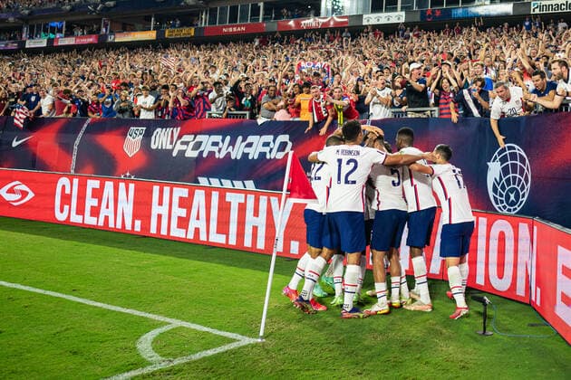 The United States team celebrates a goal during the FIFA World Cup, WM, Weltmeisterschaft, Fussball Qualifier International Soccer match between Canada and the United States at Nissan Stadium on September 5, 2021 in Nashville, TN. CSM Nashville United States of America - ZUMAc04_ 20210905_zaf_c04_043 Copyright: xJacobxKupfermanx