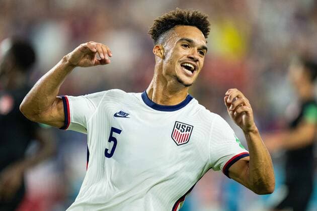 United States defender Antonee Robinson reacts after a United States goal during the FIFA World Cup, WM, Weltmeisterschaft, Fussball Qualifier International Soccer match between Canada and the United States at Nissan Stadium on September 5, 2021 in Nashville, TN. CSM Nashville United States of America - ZUMAc04_ 20210905_zaf_c04_046 Copyright: xJacobxKupfermanx