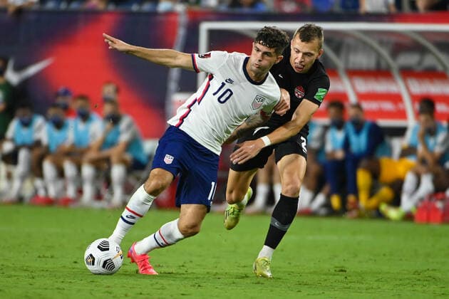 NASHVILLE, TN - SEPTEMBER 05: US forward, Christian Pulisic (10) battles with Canada defender, Alistair Johnston (2) during the World Cup qualifying match between Canada and the United States on September 5, 2021 at Nissan Stadium in Nashville, TN. (Photo by Kevin Langley Icon Sportswire) SOCCER: SEP 05 USA v Canada Icon2109051423
