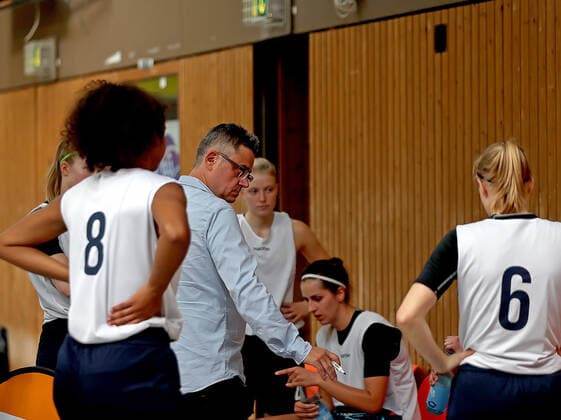 GSD zje123 DBBL Basketball Bundesliga Womens Test Match Medical Instinct Violets BG74 USV Jena Göttingen coach Goran Lojo