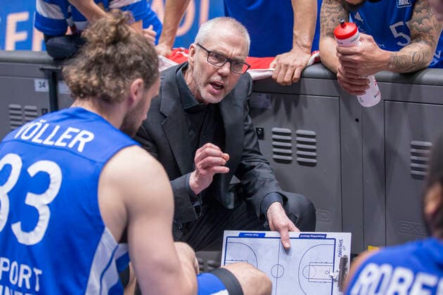 Basketball, Gordon Herbert becomes new national coach, archive pictures
