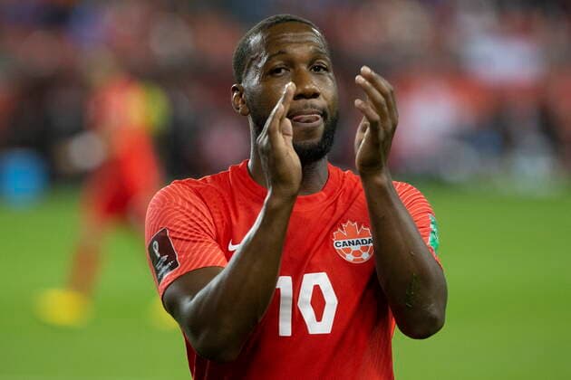 Fußball, WM Quali, Kanada - El Salvador September 8, 2021, Toronto, on, Canada: Canada s Junior Hoilett applauds the fans during his team s 3-0 win over El Salvador in World Cup qualifying action in Toronto, on Wednesday, September 8, 2021. Junior Hoilett  - ZUMAc35_ 20210908_zaf_c35_108 Copyright: xChrisxYoungx