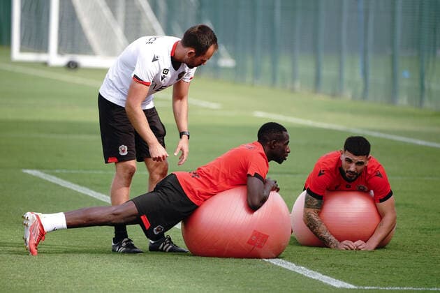 Andy Delort (OGC Nice) - Hassane Kamara (OGC Nice) FOOTBALL : Entrainement de l OGC Nice - Nice - 10 09 2021 NorbertScanella PanoramiC 