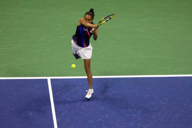 (210910) -- NEW YORK, Sept. 10, 2021 -- Leylah Fernandez of Canada hits a return during the women s singles semifinals of the 2021 US Open between Leylah Fernandez of Canada and Aryna Sabalenka of Belarus in New York, the United States, Sept. 9, 2021. (Photo by Xinhua) (SP)U.S.-NEW YORK-TENNIS-US OPEN-SEMIFINAL-WOMEN S SINGLES MichaelxNagle 