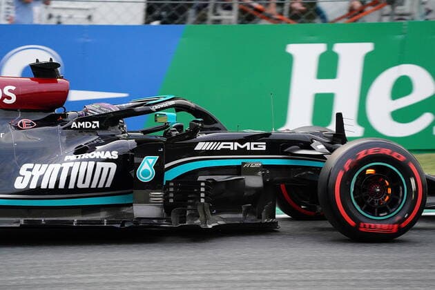 FORMULA 1 HEINEKEN GRAN PREMIO D ITALIA 2021 10 09 2021, Autodromo Nazionale di Monza, Monza, FORMULA 1 HEINEKEN GRAN PREMIO D ITALIA 2021 ,in the picture Lewis Hamilton GBR 44 , Mercedes AMG Petronas Formula One Team with glowing brake discs nordphotoxGmbHx xBratic nph00250