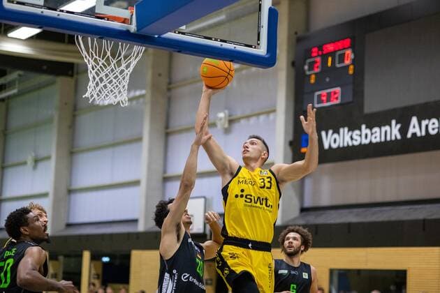 Takiula Fahrensohn Ehingen Urspring, 20 Ryan Mikesell Tigers Tuebingen, 33 ¨¨¨Tigers Tuebingen vs Ehingen Urspring, 2 basketball, Bundesliga, Pro A, Barmer 2 basketball, test game, season 2021 2022, 10 09 2021, ¨¨ Tigers Tuebingen Ehingen Urspring, Pro A, 2 Bundesliga, Barmer 2 basketball, test game, season 2021 2022, 10 09 2021 Rottenburg am Neckar. Copyright: xNinaxSander xEibnerxPressefotoxIx EP_NSR