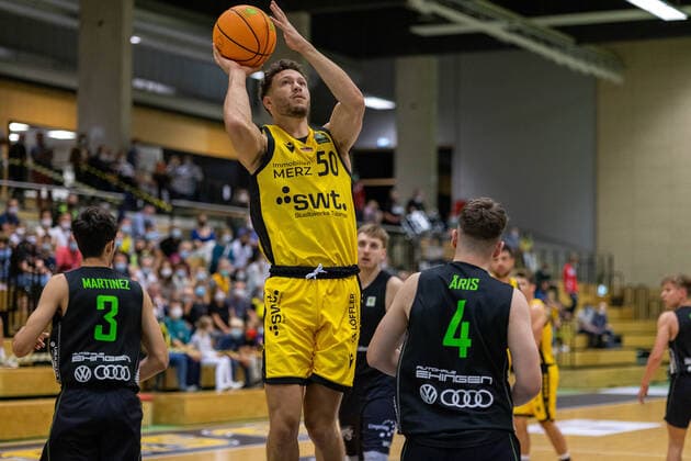 Joanic Gruetner Bacoul TIgers Tuebingen, 50 Aris Sebastian Ehingen Urspring, 04 ¨¨¨Tigers Tuebingen vs Ehingen Urspring, 2 basketball, Bundesliga, Pro A, Barmer 2 basketball, test game, season 2021 2022, 10 09 2021, ¨¨ Tigers Tuebingen Ehingen Urspring, Pro A, 2 Bundesliga, Barmer 2 basketball, test game, season 2021 2022, 10 09 2021 Rottenburg am Neckar. Copyright: xNinaxSander xEibnerxPressefotoxIx EP_NSR