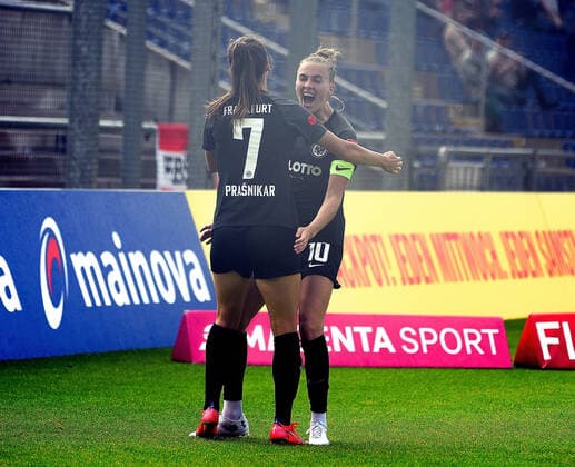 11 09 2021, xhbx, Fussball 1 Bundesliga Damen, Eintracht Frankfurt Frauen 1 FC Köln emspor, v l Torjubel, Goal celebration, celebrate the goal 2 0 Lara Prasnikar Eintracht Frankfurt Damen , Laura Freigang Eintracht Frankfurt Damen DFL DFB REGULATIONS PROHIBIT ANY USE OF PHOTOGRAPHS as IMAGE SEQUENCES and or QUASI VIDEO Frankfurt am Main