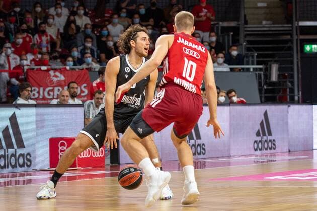 6 , Ognjen Jaramaz 10 FC Bayern , FC Bayern Basketball vs Virtus Bologna, Magenta Sport Cup 2021, 11 09 2021 Muenchen Bayern Germany Copyright: xkolbert-press UlrichxGamelx