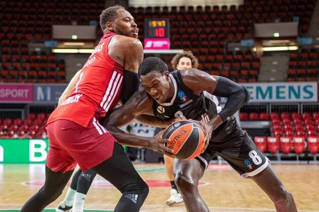 D Thomas 1 FC Bayern Muenchen , Kevin Hervey 8 Virtus Bologna , FC Bayern Basketball vs Virtus Bologna, Magenta Sport Cup 2021, 11 09 2021 Muenchen Bayern Germany Copyright: xkolbert-press UlrichxGamelx