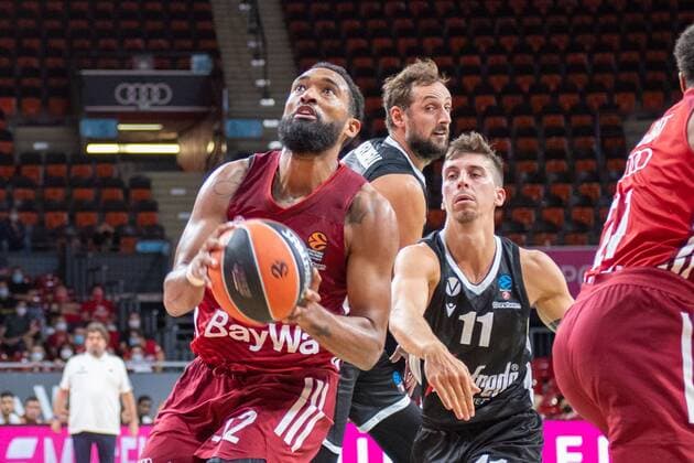 Jason George 12 FC Bayern , Michele Ruzzier 11 Virtus Bologna , FC Bayern Basketball vs Virtus Bologna, Magenta Sport Cup 2021, 11 09 2021 Muenchen Bayern Germany Copyright: xkolbert-press UlrichxGamelx
