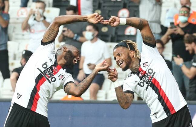 Sport Themen der Woche KW36 Sport Bilder des Tages Besiktas™ Valentin Rosier and Georges-Kevin N™Koudou celebrate goal during Besiktas - Yeni Malatyaspor Turkish Super League game at Vodafone Arena, Istanbul, 11th of Sept., 2021. Copyright: TolgaxAdanali 17253745