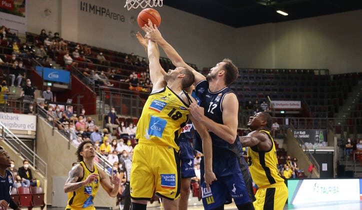 Ludwigsburg , Season Opening , Basketball MHP Riesen Ludwigsburg vs Merlins Crailsheim , from left Jonas Wohlfarth Bottermann Riesen Dejan Kovacevic Merlins