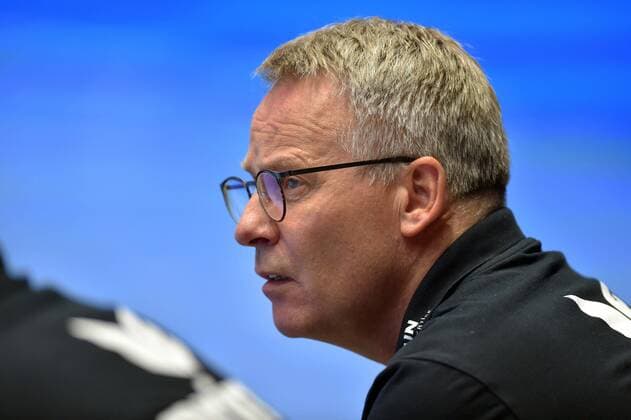 Gudmundur Gudmundsson Coach MT Melsungen , MT Melsungen THW Kiel, Handball, 1 Bundesliga Maenner, 11 09 2021, MT Melsungen THW Kiel, Handball, GER, 1 Bundesliga Maenner, 11 09 2021 Kassel Copyright: xEibner-Pressefoto-xRolandxSippelx