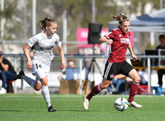 12 09 2021 Football Season 2021 2022 2 Bundesliga Women 04 Matchday 1 FC Nürnberg Nuernberg FCN Club TSV Schwaben Augsburg OGo Carolin Dillenburg 14, SG 99 Andernach Nastassja Lein 24, 1 FC Nürnberg FCN