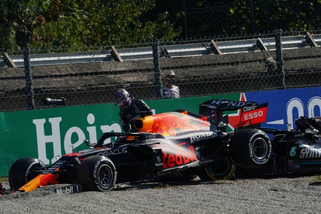 FORMULA 1 HEINEKEN GRAN PREMIO D ITALIA 2021 12 09 2021, Autodromo Nazionale di Monza, Monza, FORMULA 1 HEINEKEN GRAN PREMIO D ITALIA 2021 ,in the picture accident between Max Verstappen NEL 33 , Red Bull Racing Honda and Lewis Hamilton GBR 44 , Mercedes AMG Petronas Formula One Team nordphotoxGmbHx xBratic nph00250