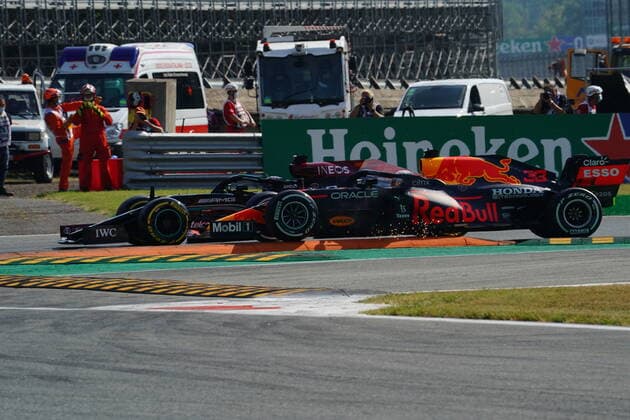 FORMULA 1 HEINEKEN GRAN PREMIO D ITALIA 2021 12 09 2021, Autodromo Nazionale di Monza, Monza, FORMULA 1 HEINEKEN GRAN PREMIO D ITALIA 2021 ,in the picture accident between Max Verstappen NEL 33 , Red Bull Racing Honda and Lewis Hamilton GBR 44 , Mercedes AMG Petronas Formula One Team nordphotoxGmbHx xBratic nph00250