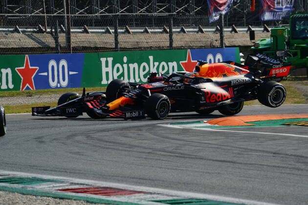 FORMULA 1 HEINEKEN GRAN PREMIO D ITALIA 2021 12 09 2021, Autodromo Nazionale di Monza, Monza, FORMULA 1 HEINEKEN GRAN PREMIO D ITALIA 2021 ,in the picture accident between Max Verstappen NEL 33 , Red Bull Racing Honda and Lewis Hamilton GBR 44 , Mercedes AMG Petronas Formula One Team nordphotoxGmbHx xBratic nph00250