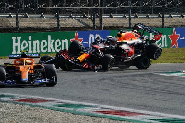 FORMULA 1 HEINEKEN GRAN PREMIO D ITALIA 2021 12 09 2021, Autodromo Nazionale di Monza, Monza, FORMULA 1 HEINEKEN GRAN PREMIO D ITALIA 2021 ,in the picture accident between Max Verstappen NEL 33 , Red Bull Racing Honda and Lewis Hamilton GBR 44 , Mercedes AMG Petronas Formula One Team nordphotoxGmbHx xBratic nph00250
