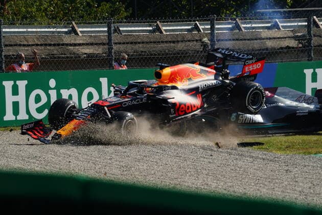FORMULA 1 HEINEKEN GRAN PREMIO D ITALIA 2021 12 09 2021, Autodromo Nazionale di Monza, Monza, FORMULA 1 HEINEKEN GRAN PREMIO D ITALIA 2021 ,in the picture accident between Max Verstappen NEL 33 , Red Bull Racing Honda and Lewis Hamilton GBR 44 , Mercedes AMG Petronas Formula One Team nordphotoxGmbHx xBratic nph00250