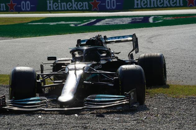 FORMULA 1 HEINEKEN GRAN PREMIO D ITALIA 2021 12 09 2021, Autodromo Nazionale di Monza, Monza, FORMULA 1 HEINEKEN GRAN PREMIO D ITALIA 2021 ,in the picture accident between Max Verstappen NEL 33 , Red Bull Racing Honda and Lewis Hamilton GBR 44 , Mercedes AMG Petronas Formula One Team nordphotoxGmbHx xBratic nph00250