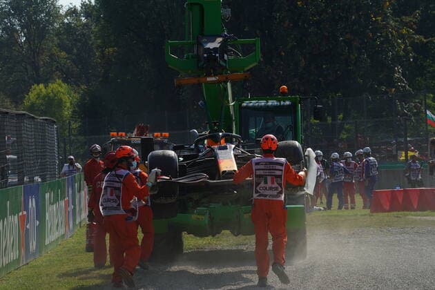 FORMULA 1 HEINEKEN GRAN PREMIO D ITALIA 2021 12 09 2021, Autodromo Nazionale di Monza, Monza, FORMULA 1 HEINEKEN GRAN PREMIO D ITALIA 2021 ,in the picture accident between Max Verstappen NEL 33 , Red Bull Racing Honda and Lewis Hamilton GBR 44 , Mercedes AMG Petronas Formula One Team nordphotoxGmbHx xBratic nph00250