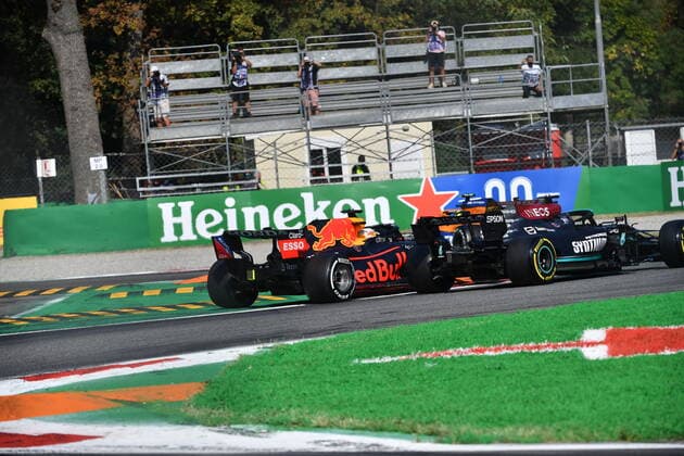 FORMULA 1 HEINEKEN GRAN PREMIO D ITALIA 2021 12 09 2021, Autodromo Nazionale di Monza, Monza, FORMULA 1 HEINEKEN GRAN PREMIO D ITALIA 2021 ,in the picture accident between Max Verstappen NEL 33 , Red Bull Racing Honda and Lewis Hamilton GBR 44 , Mercedes AMG Petronas Formula One Team nordphotoxGmbHx xBratic nph00250