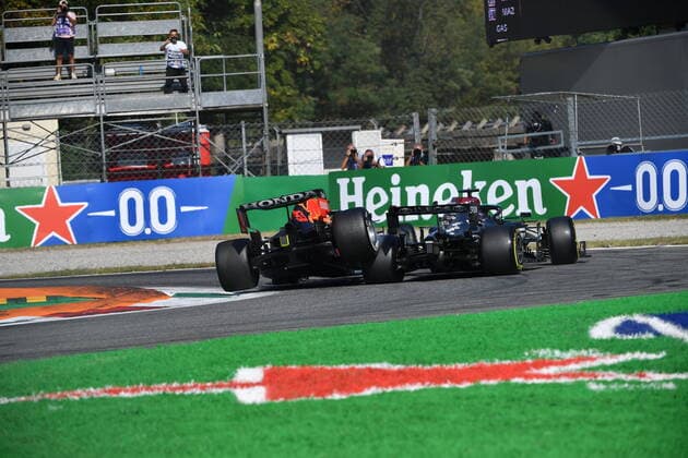 FORMULA 1 HEINEKEN GRAN PREMIO D ITALIA 2021 12 09 2021, Autodromo Nazionale di Monza, Monza, FORMULA 1 HEINEKEN GRAN PREMIO D ITALIA 2021 ,in the picture accident between Max Verstappen NEL 33 , Red Bull Racing Honda and Lewis Hamilton GBR 44 , Mercedes AMG Petronas Formula One Team nordphotoxGmbHx xBratic nph00250